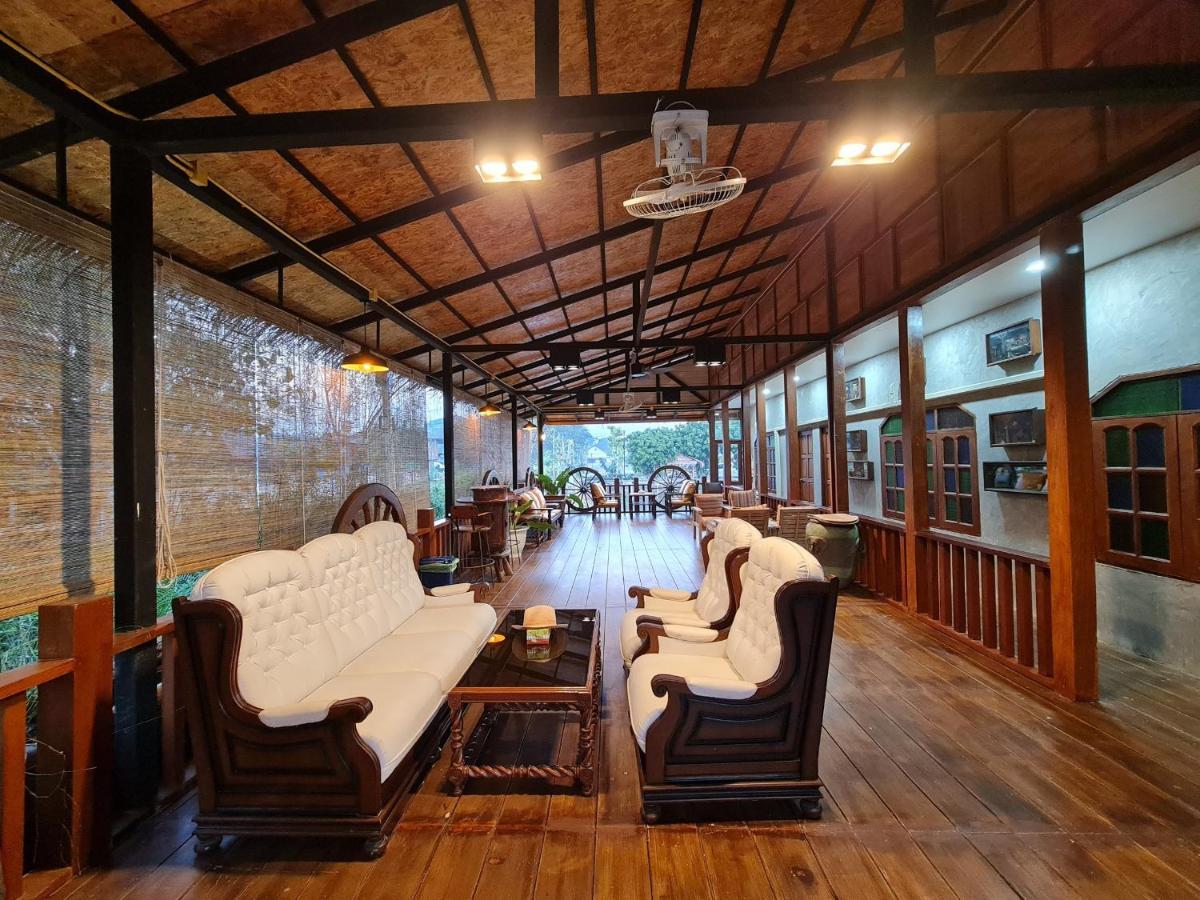 Tasana Garden Saraphi ทาซาน่าการ์เด้น สาขาสารภี Séjour chez l'habitant *