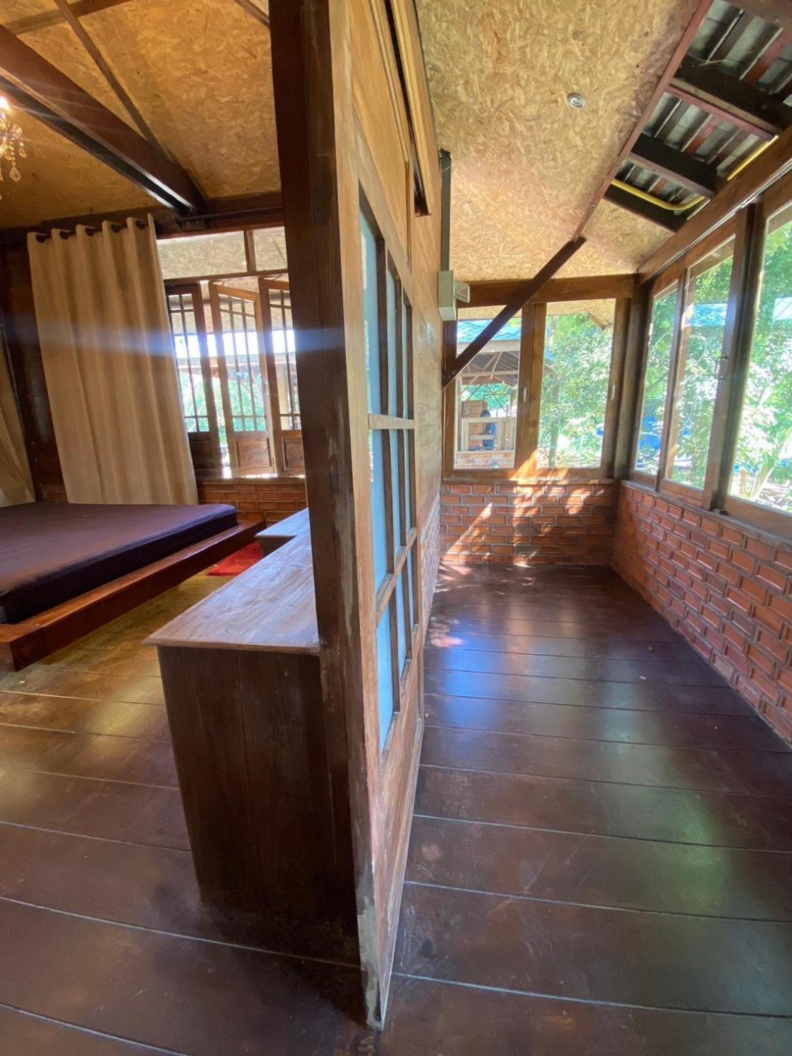 Tasana Garden Saraphi ทาซาน่าการ์เด้น สาขาสารภี Séjour chez l'habitant *