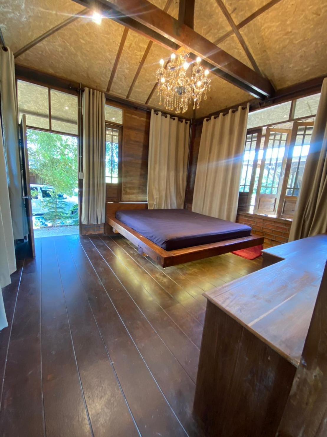 Tasana Garden Saraphi ทาซาน่าการ์เด้น สาขาสารภี Séjour chez l'habitant *