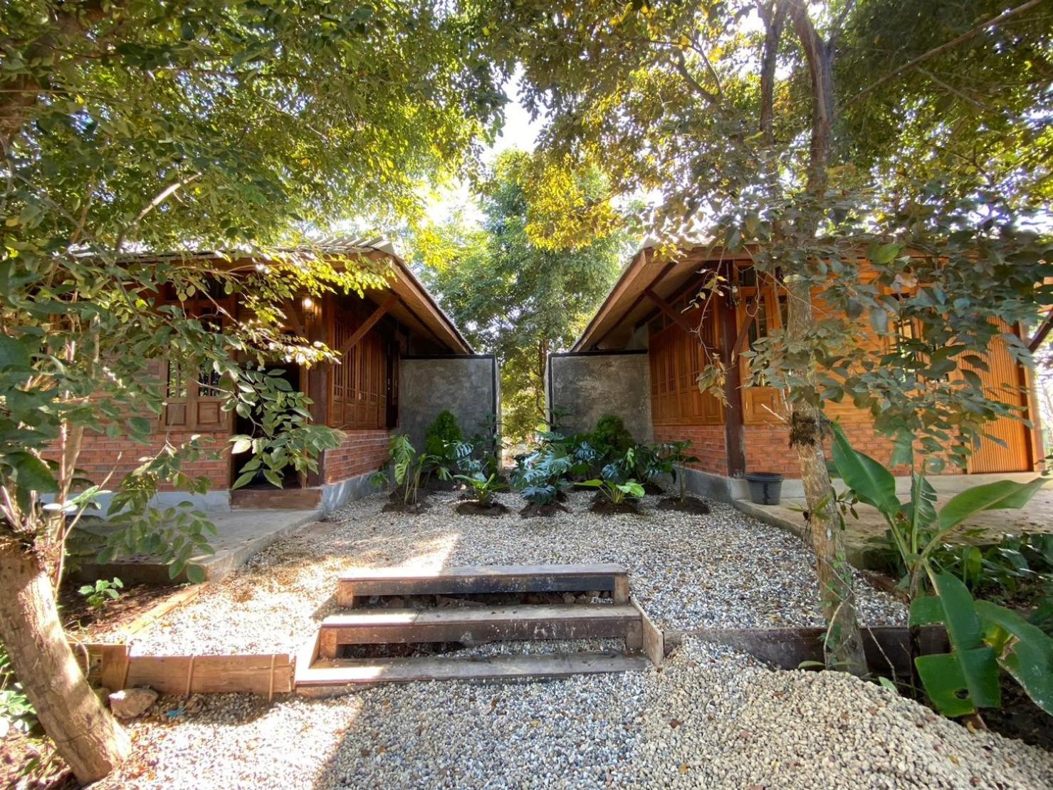 Séjour chez l'habitant Tasana Garden Saraphi ทาซาน่าการ์เด้น สาขาสารภี *